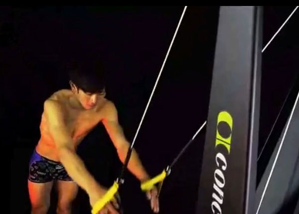 水泳にもローエルゴが導入されています。